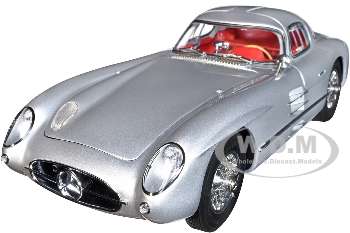 1955 MERCEDES-BENZ 300 SLR UHLENHAUT COUPE SILVER 1/18 1955 MERCEDES-BENZ 300 SLR UHLENHAUT COUPE SILVER 1/18