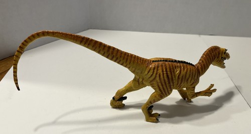 Safari Ltd Wild Safari Velociraptor Dinosaur Figure Model Toy 1993 - Picture 2 of 5