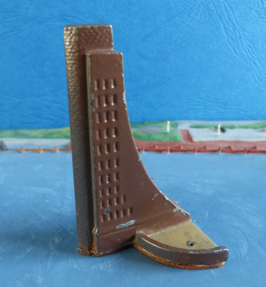 Metall Modell 1 : 1250 Marine Ehrenmal Laboe