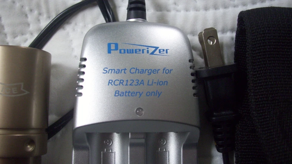 Powerizer 123A 3.6 Volt batteries, Smart Charger and Flashlight - Image 2 of 4