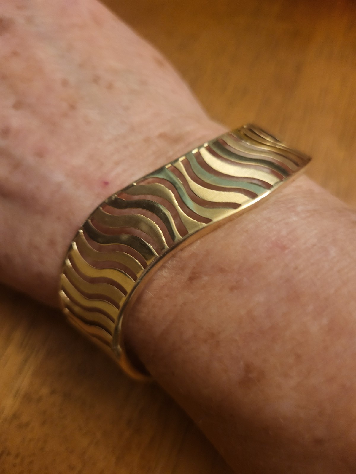 14K Solid Yellow Gold Openwork Wave Cuff Bracelet… - image 2