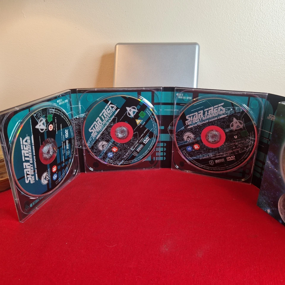 Star Trek The Next Generation Season 5 With 7 DVDs - Image 4 of 4