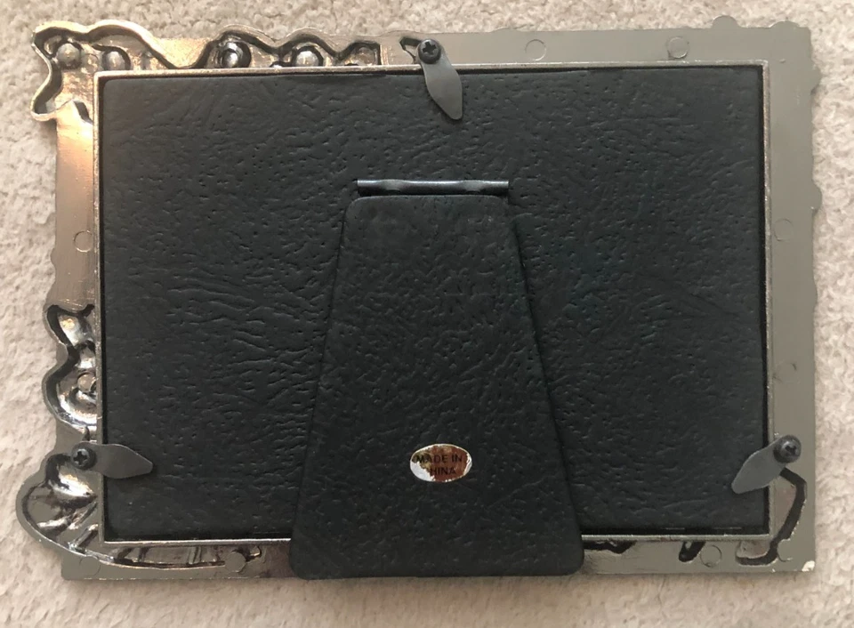 Frogs Friends Forever Picture Frame Metal Glass Front Easel Style Pewter Frame - Image 2 of 2