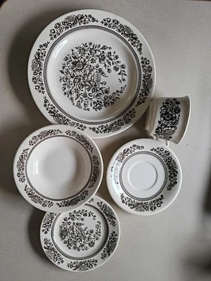 Royal China "Jeannette" von Sussex 8er Geschirrset Made in USA - Bild 1 von 4