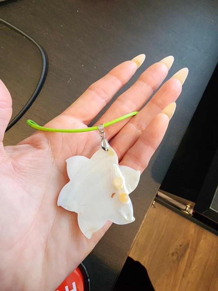 Colgante Flor Madreperla 18k WG Foto 4 de 4