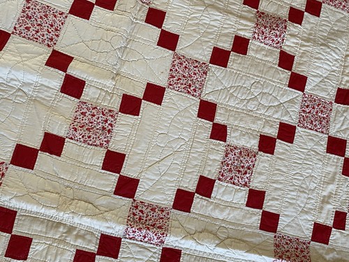Fantastica Trapunta Vintage Blocco Nove Patch Cucita a Mano Casale Rosa Rosso 77" x 89" - Foto 12 di 21