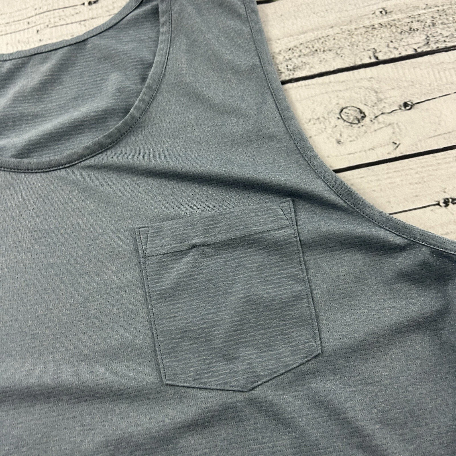 vuori tradewind performance athletic v142 tank-top