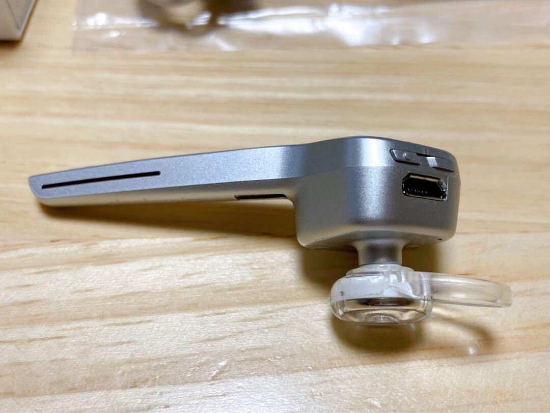 never used PLANTRONICS Bluetooth Headset Voyager 3200 white