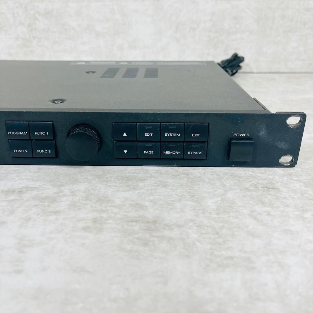Roland SRV-330 Rackmount Dimensional Space Reverb 16-Bit Roland SRV-330 Rackmount Dimensional Space Reverb 16-Bit