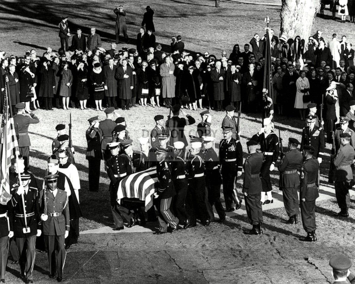 HONOR GUARD w/ JOHN KENNEDY CASKET ARLINGTON CEMETERY 8X10