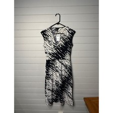 BCBG MAXAZRIA Black White Abstract V Neck Sheath Dress S NWT