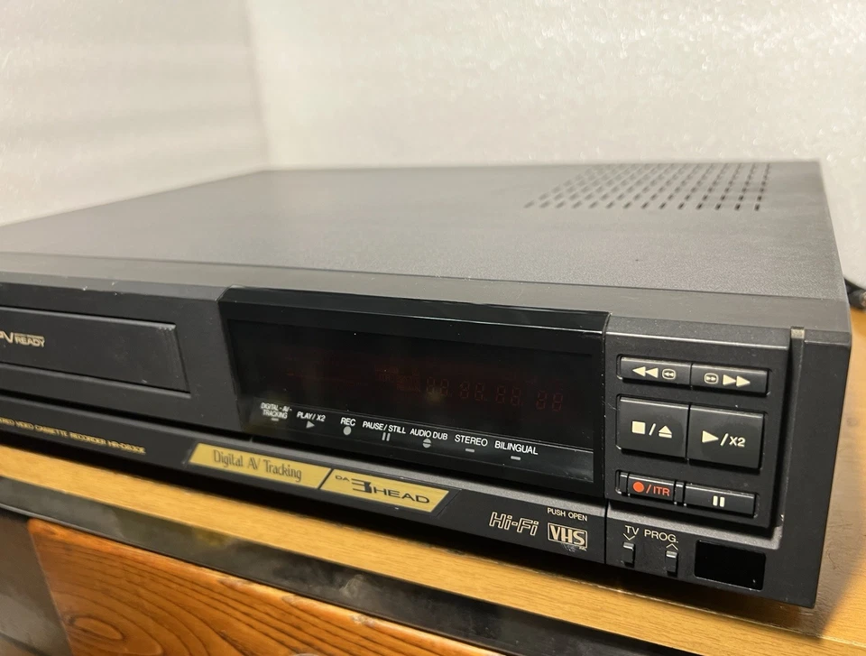 JVC HR-D830E Videoregistratore Vhs Hi-Fi , Non Si Accende - Immagine 2 di 4
