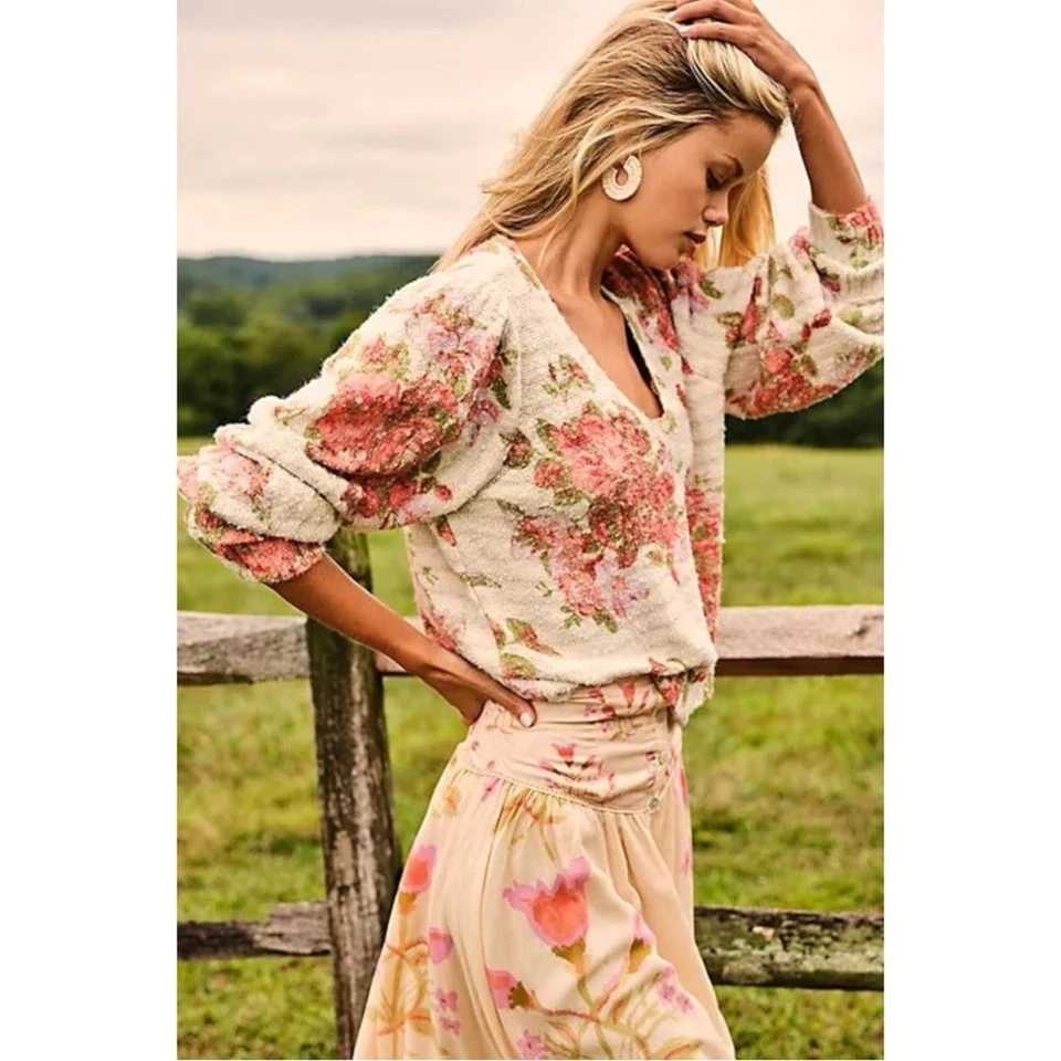 Suéter Free People Cama de Rosas Delicado Casa de Campo Floral Cuello en V Talla Pequeña Foto 4 de 4