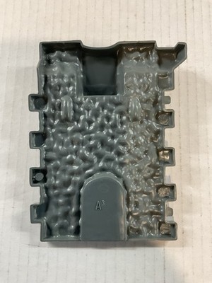 Vintage 1992 Battle Masters Board Game Replacement Tower PIECE A ( 1 of 5)