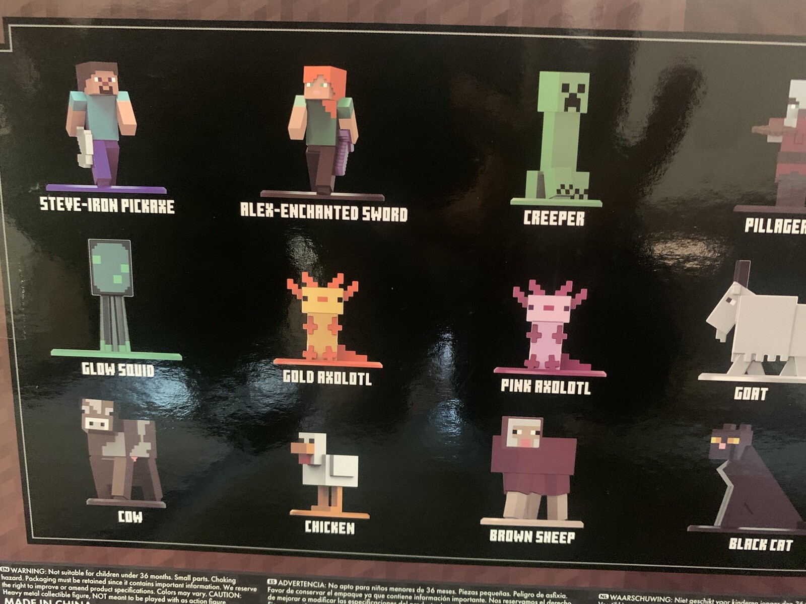 Minecraft Caves and Cliffs 18-Pack Series 8 Die-Cast Figures, Multi-color 