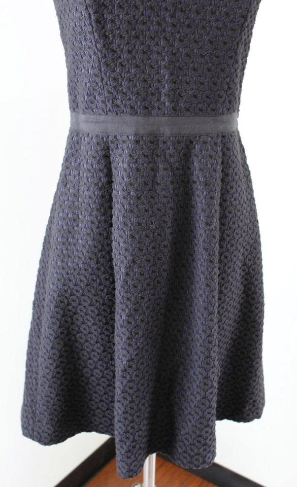 Vestido Sail to Sable Negro Azul Marino Crochet Encaje Ilusión Ajuste y Acampanado Talla 4 Foto 3 de 4