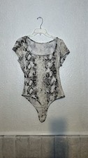 Chrysanthemum white and brown stick skin bodysuit with short sleeves size large