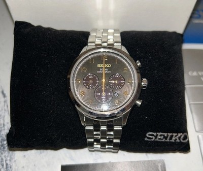 SEIKOセイコー ソーラー腕時計　V175-0AN0　クロノグラフシルバー Seiko Men's Solar Chronograph Silver Stainless Steel 44mm Watch