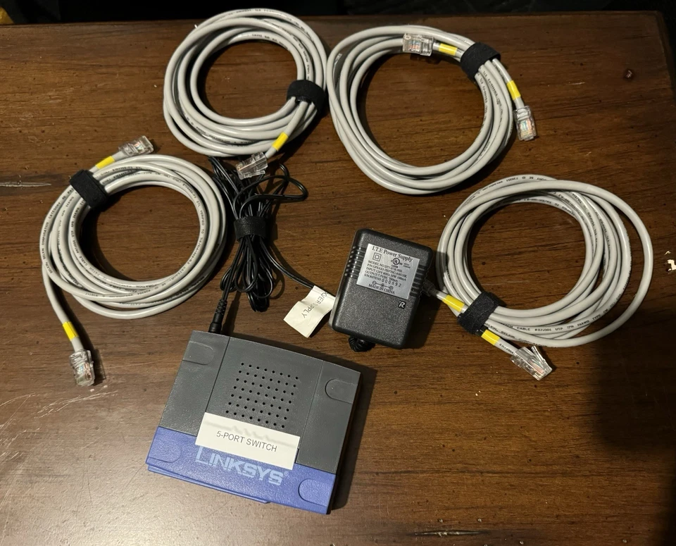Linksys 5-Port 10/100 Workgroup Switch with Ethernet Cords - Image 3 of 4