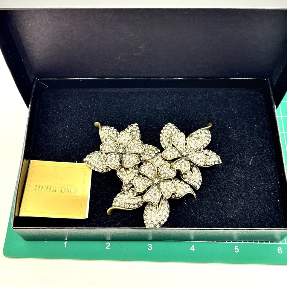 Heidi Daus Floral Trio Trembler Brooch Bronze Crystal in Original Display Box - Image 4 of 4