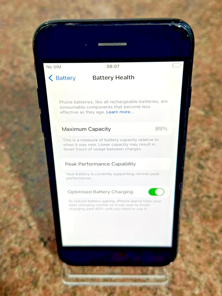 Apple iPhone 7 128GB 2GB RAM 4.7-inch Quad-core 2.34 GHz with iOS 10 Jet Black - Image 3 of 4