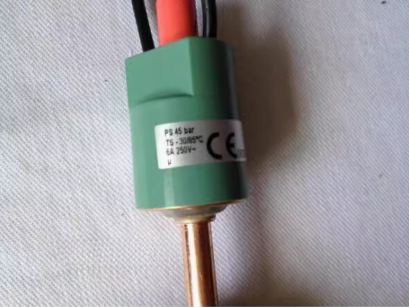 SWITCH ぽて 1PCS NEW FIT FOR ACB plug-in pressure controller switch