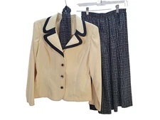 Women's 8P Two Piece Suit Jacket and Skirt Set Yellow and Black New with tags