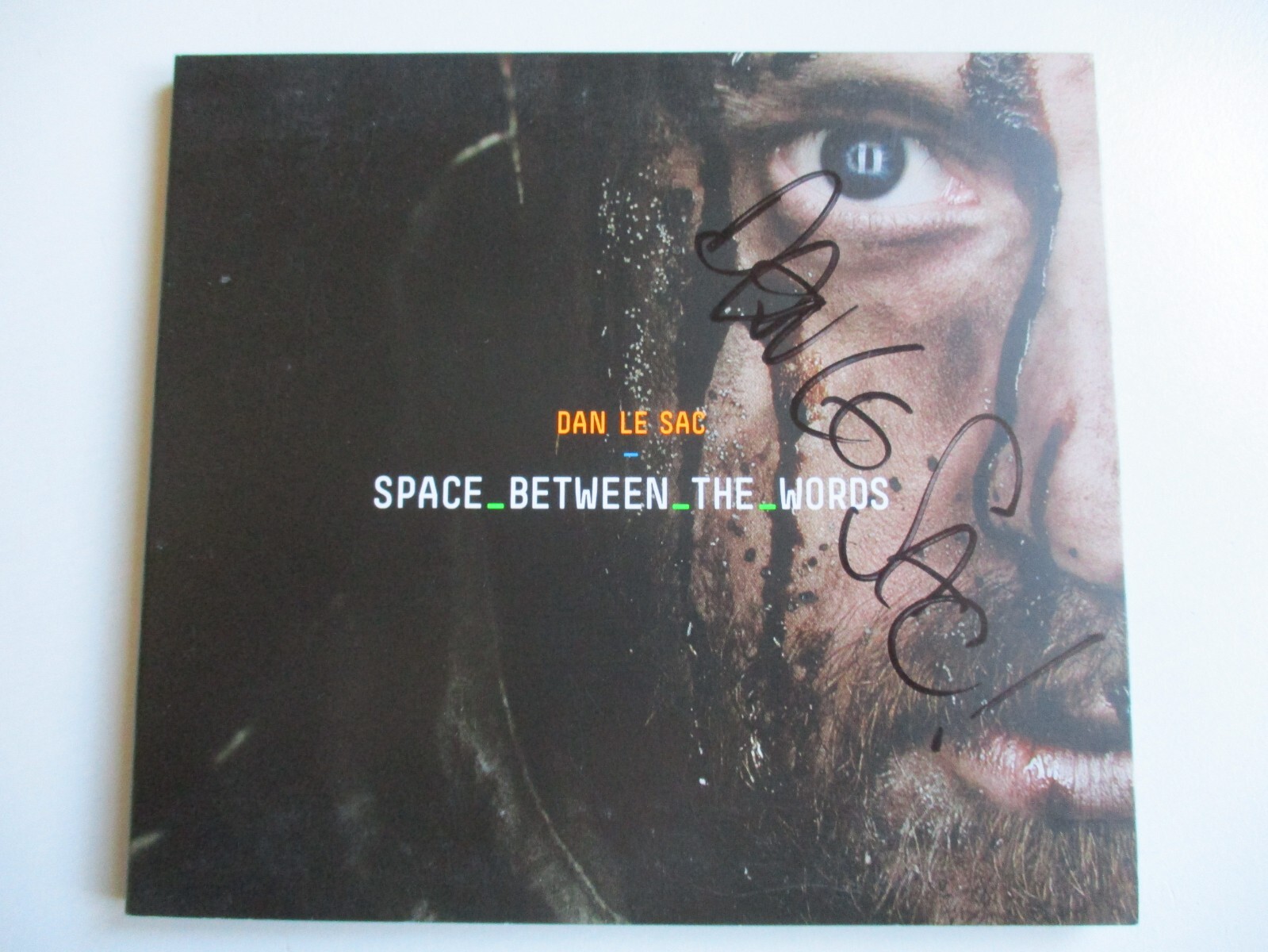 DAN LE SAC - RARE HAND SIGNED CD ALBUM - SPACE BETWEEN THE WORDS - AUTOGRAPHED