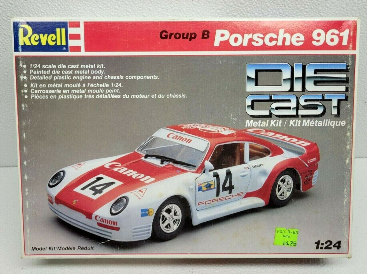 ミニカー REVELL 1988 ALL RIGHTS RESERV ED 1988 Revell G.M.B.H. Red 1963 Corvette Stingray 1:24 Diecast