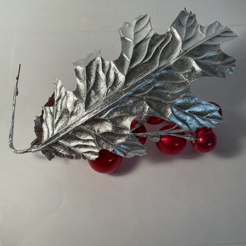 Vintage Red Blown Glass Christmas Pick Garland Branch Table Display Japan - Picture 3 of 6