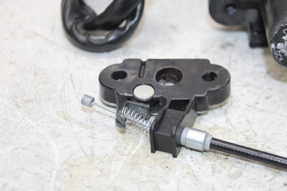 Kawasaki Ninja 300 Ex300B 2015 ABS juego de bloqueo de encendido OEM con bloqueo de asiento! ¡sin llave! Foto 4 de 4