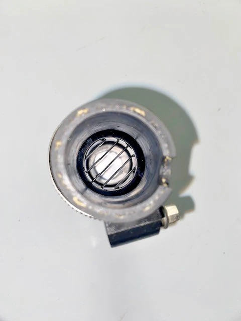 Manguera de llenado de tanque de combustible GM 2004-2009 genuina, pieza nueva OEM, número de pieza 25828451 Foto 3 de 4