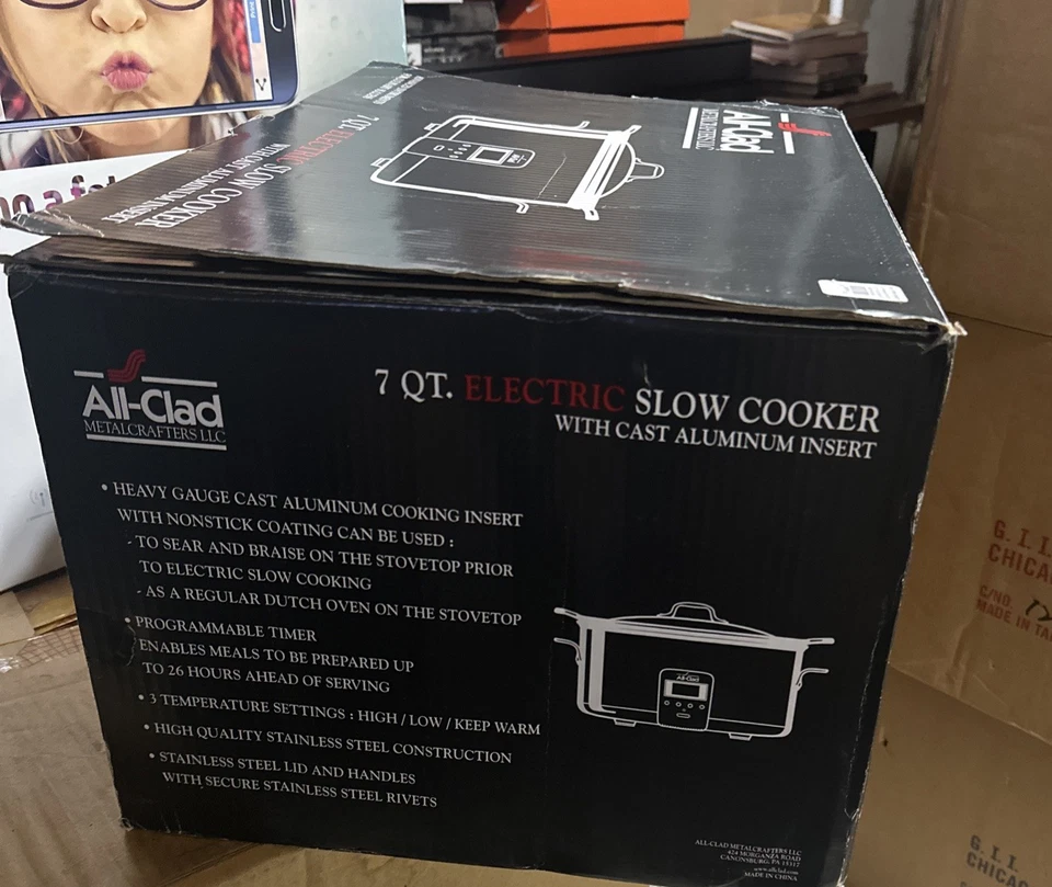 All-Clad Electric Slow Cooker 7 Qt. Preowned. Works great. Original box as shown - Image 4 of 4