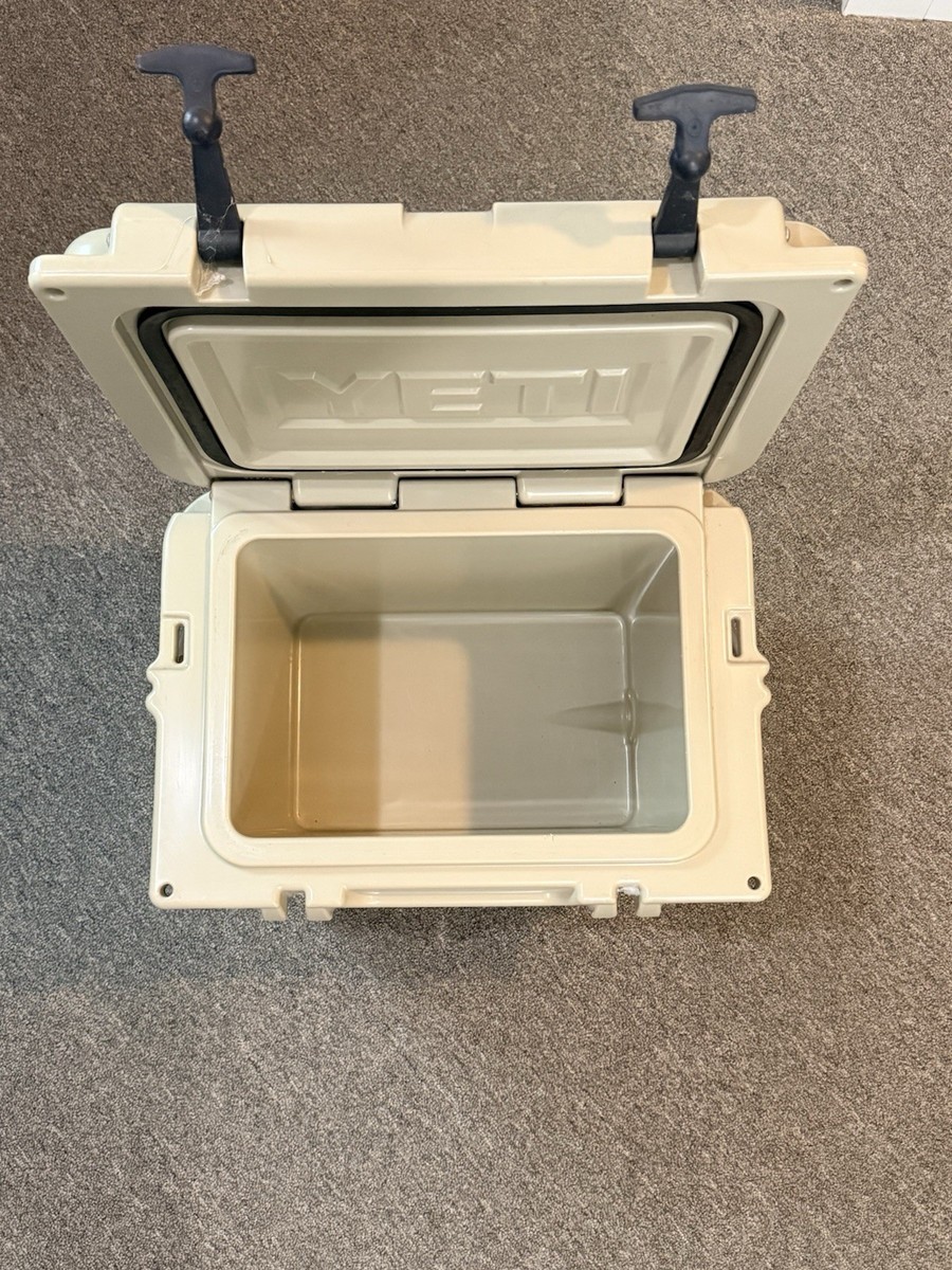新品未使用　YETI COOLERS  ROADIE 20 TAN s-l400.jpg