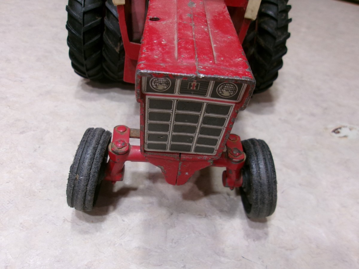 VINTAGE ERTL TOY TRACTOR ORIGINAL RED INTERNATIONAL IH DUAL WHEEL