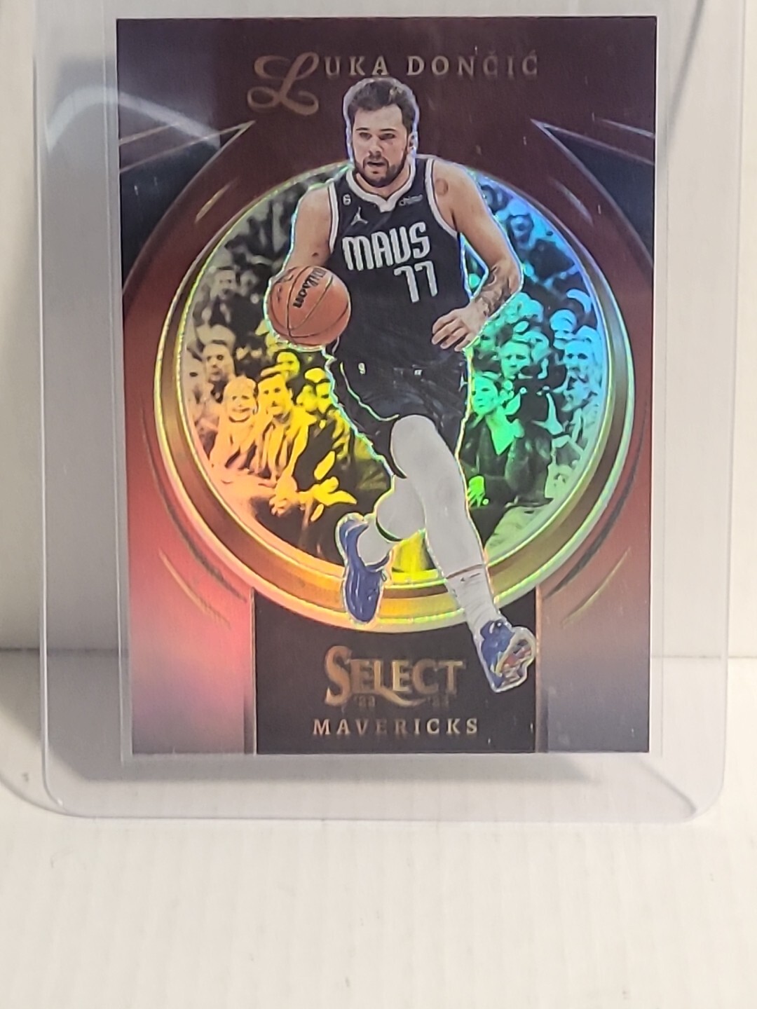 2022-23 Panini Select Select Certified Red Prizms Luka Doncic #20 Mavericks