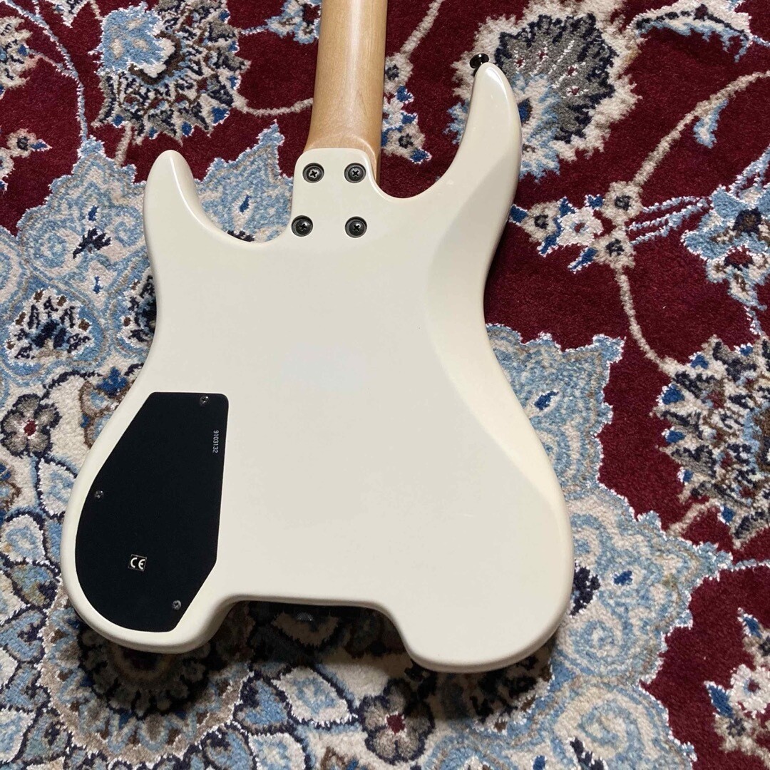 Electric Guitar Spirit By Steinberger GU-Deluxe White Made Electric Guitar Spirit By Steinberger GU-Deluxe White Made