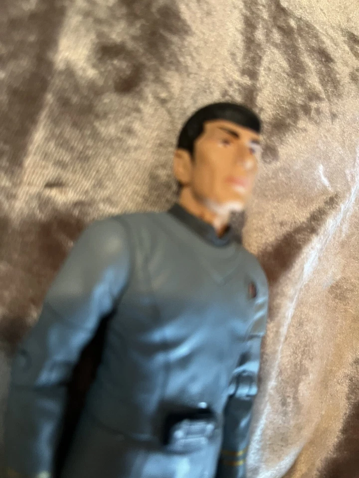 Figura de acción Star Trek SPOCK 7 PULGADAS exclusiva de Toys R Us - Diamond Select VER Foto 3 de 4