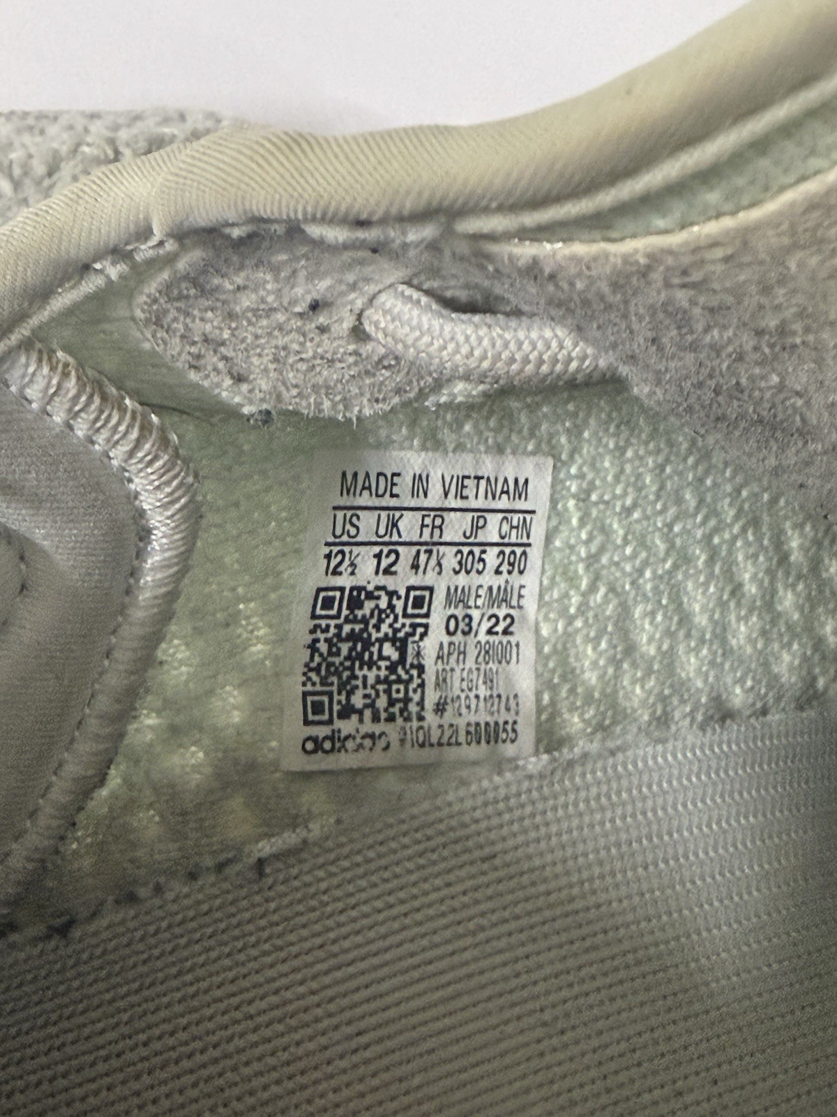 Adidas Yeezy Boost 350 V2 Men's Size 12.5 thumbnail 4