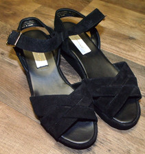 Cities Black Velvet Wedge Heel Ankle Strap Platform Shoe Women's Size 7.5M 90s