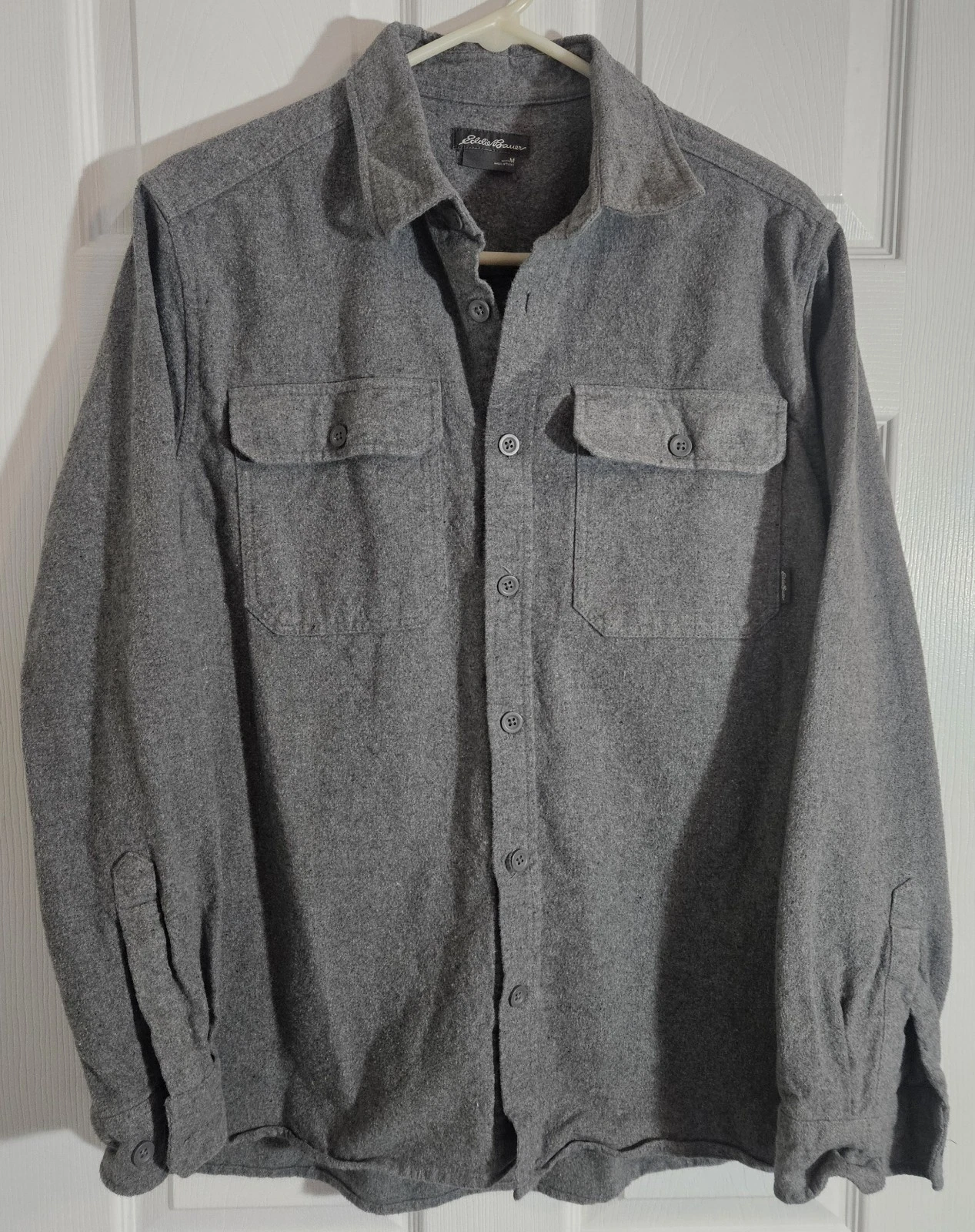 Eddie Bauer Mens Medium Grey Button Down Cotton Longsleeve Shirt. Great Shape