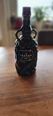 The Kraken Rum Black Spiced   Black Keramik Bottle Limited Edition
