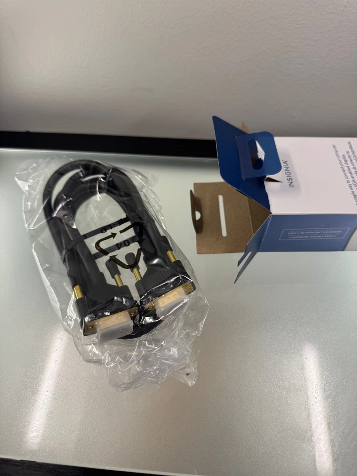 Insignia 6ft VGA Monitor Cable, Male to Male, HDDB15 Connector, Black BRAND NEW - Image 3 of 3