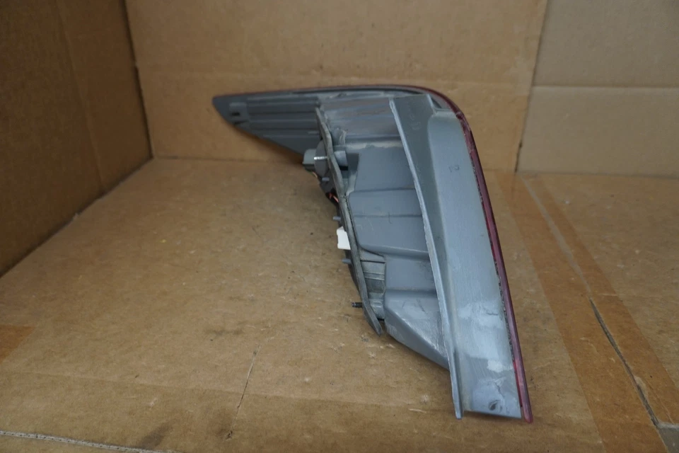 Luz trasera para pasajero derecho Hyundai Accent 2015 2016 2017 OEM 92402 1R Foto 3 de 4