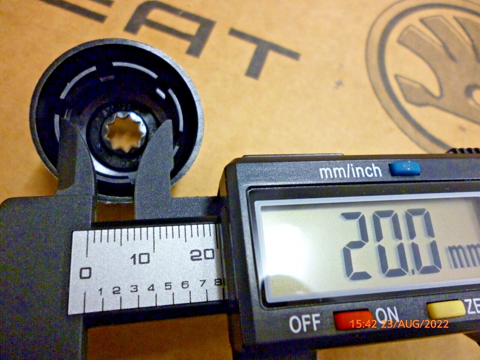 FULL SET GENUINE VW WHEEL NUT COVERS GOLF PASSAT SCIROCCO BORA BLACK