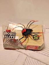 Robo Alive Crawling Spider Battery-Powered Robotic Toy by ZURU