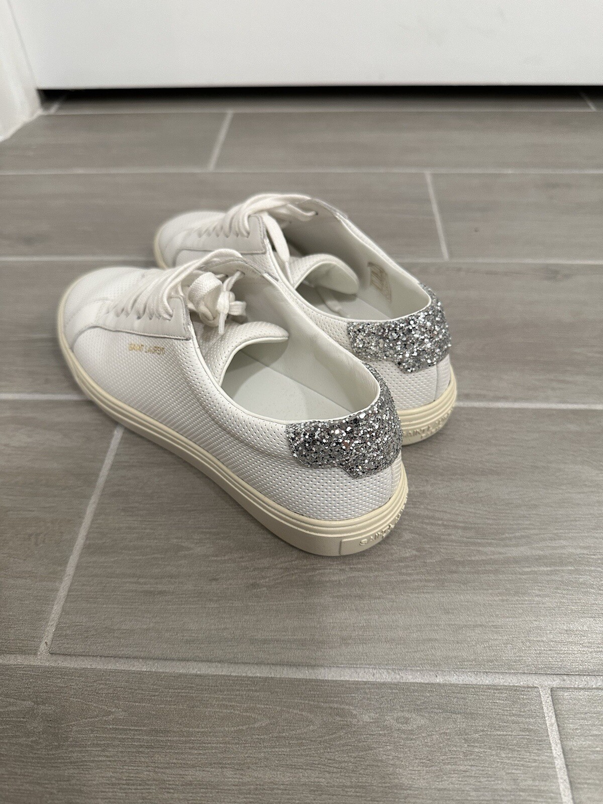 Sneakers basse SAINT LAURENT in pelle di vitello traforata glitter Andy taglia 36 EU