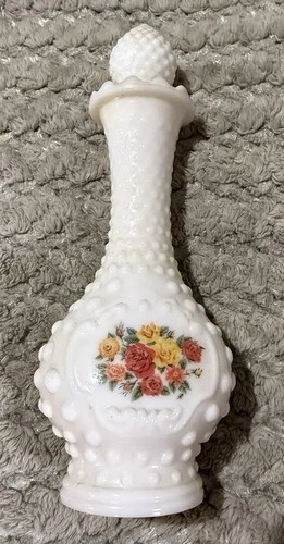 New Vintage Avon Milk Glass Hobnail 4.75 Oz. Topaze Perfume Bottle Bud Vase