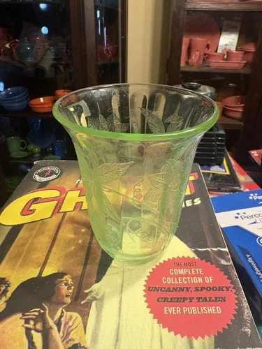 Hard to Find Jeanette Green Depression Poinsettia Tumblr Glass Vintage