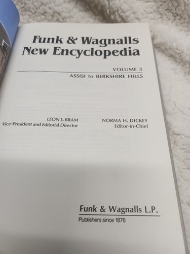 Funk And Wagnalls New Encyclopedia Volume 3 Assis-Berks 1986 - Picture 4 of 5